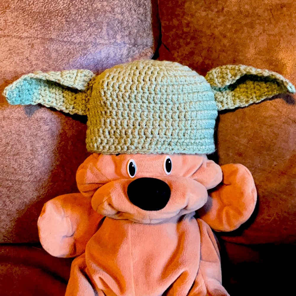 Baby Yoda Crocheted beanie handmade,made by me.